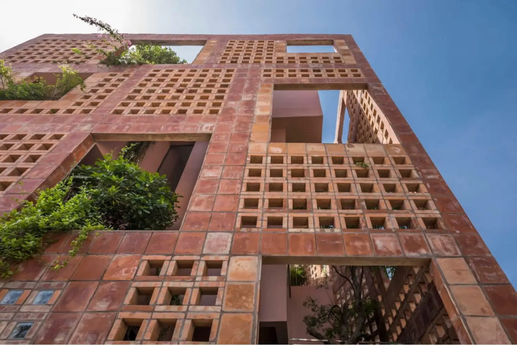 Bat Trang House: A Harmonious Blend of Tradition and Modern Living